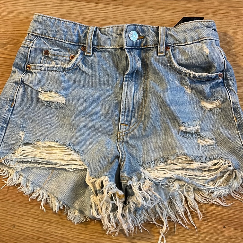 Never been worn Zara high waisted shorts